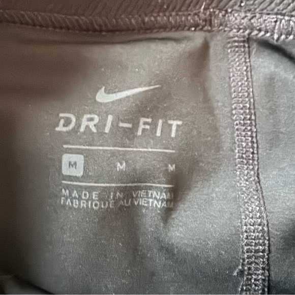 NIKE SHORTS BUNDLE: Nike PRO Black Shorts and Nike Pink Dri-Fit shorts - Picture 4 of 12